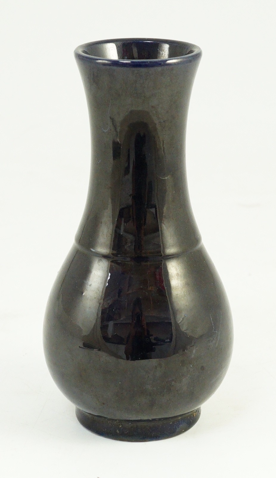 A small Chinese aubergine glazed vase, 18th century, 16.4cm high